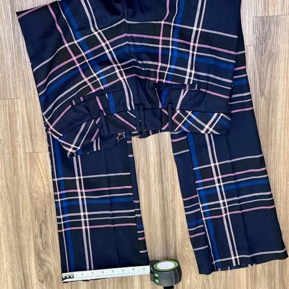 Timeless Elegance: Navy Plaid High-Waisted Trouser NY & Co & Avenue - Picture 14 of 14